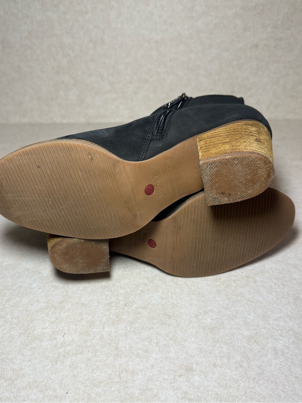 Blondo Nova Waterproof Blank Ankle Bootie Heels Nubuck Leather Size 8 1/2 M - Picture 7 of 10